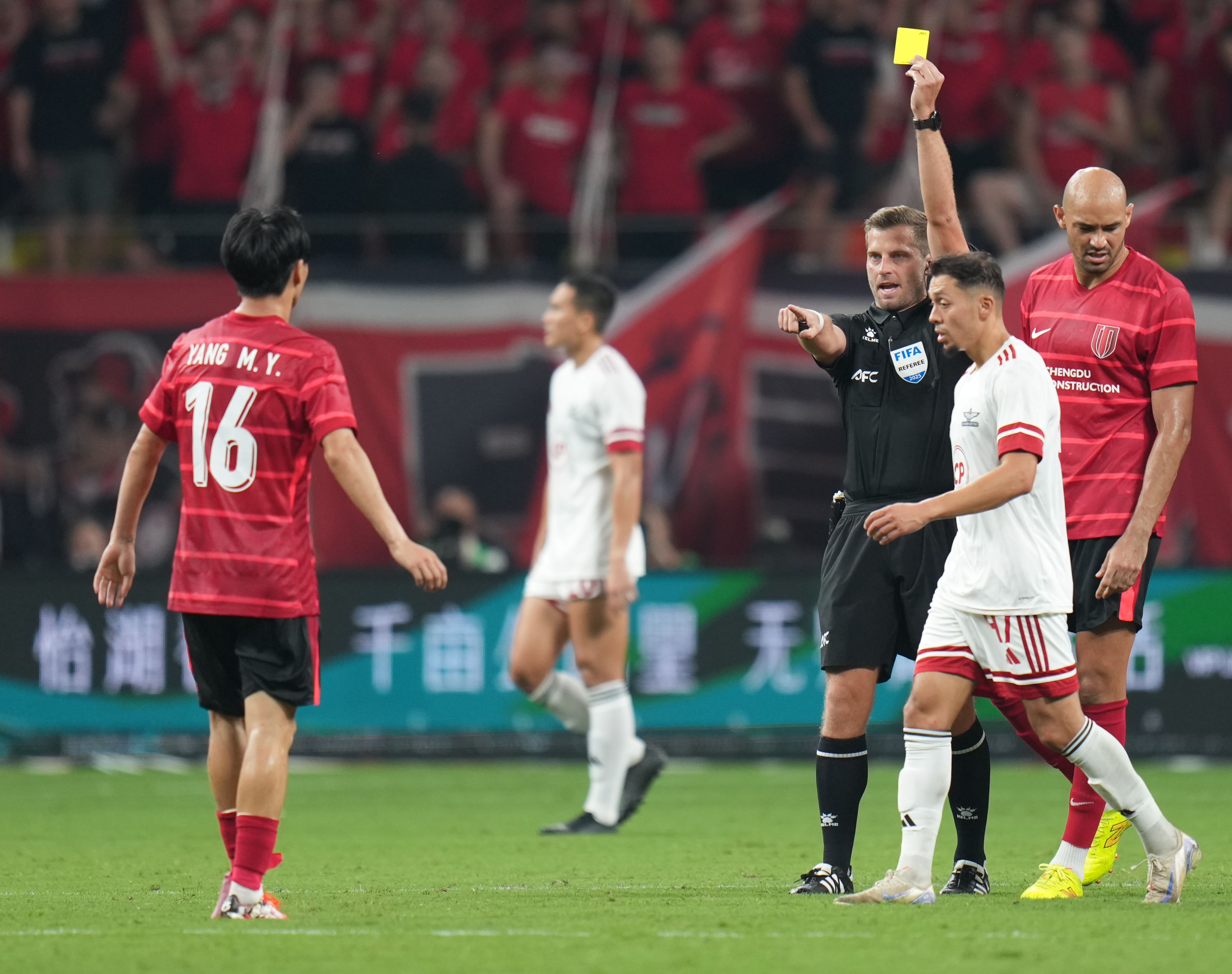 成都蓉城迎欧冠关键赛；赛后主帅复盘；压力陡增；赛程密集仍需轮换(蓉城迎亚冠首秀)