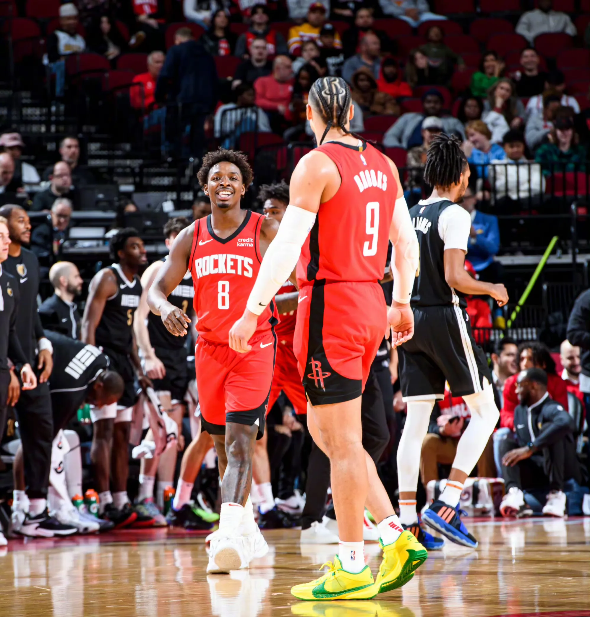 休斯敦火箭迎欧联关键赛，关键时刻调整名单，球迷炸锅，球队文化再被提及的简单介绍