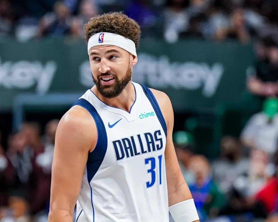 达拉斯独行侠窗口期调整名单，志在欧冠名次提升，气氛紧张，训练强度明显提升(波士顿凯尔特人和达拉斯独行侠主场优势)