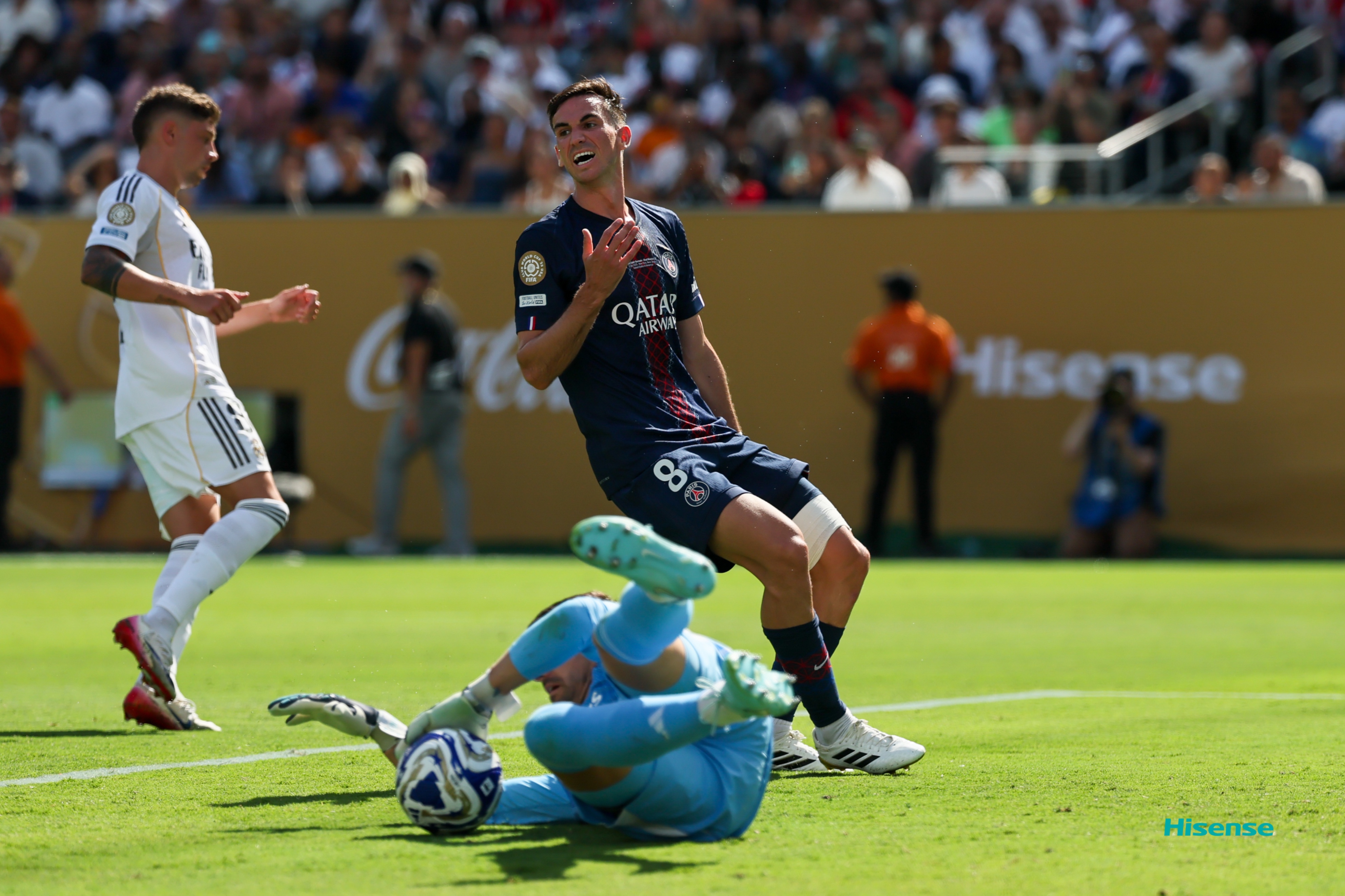 关于皇家马德里迎欧冠关键赛，赛后官宣签约，压力陡增，训练强度明显提升的信息