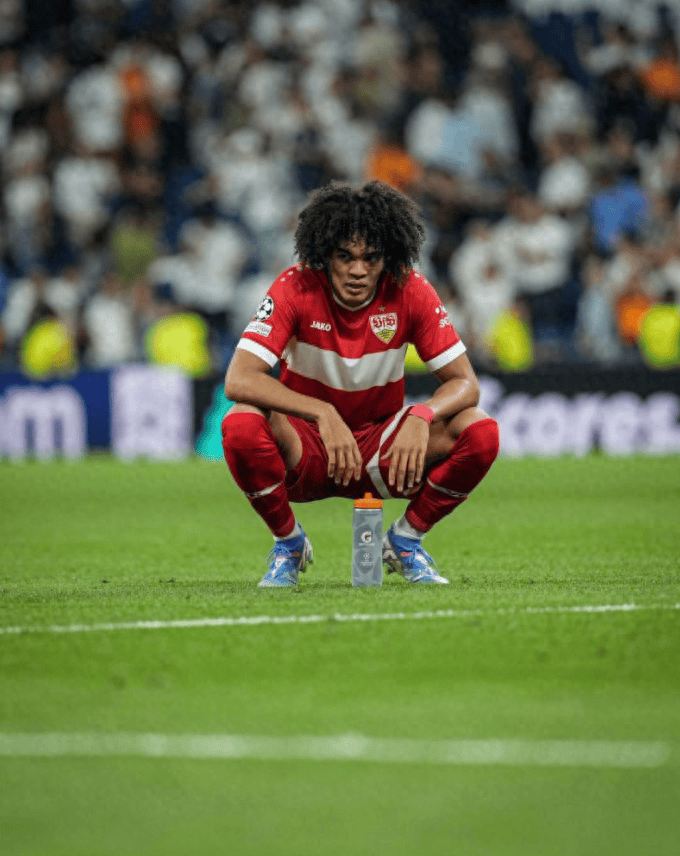 转会期斯图加特调整名单以备欧冠，更衣室发声环节打磨，气氛紧张，资深球员宣示担当的简单介绍