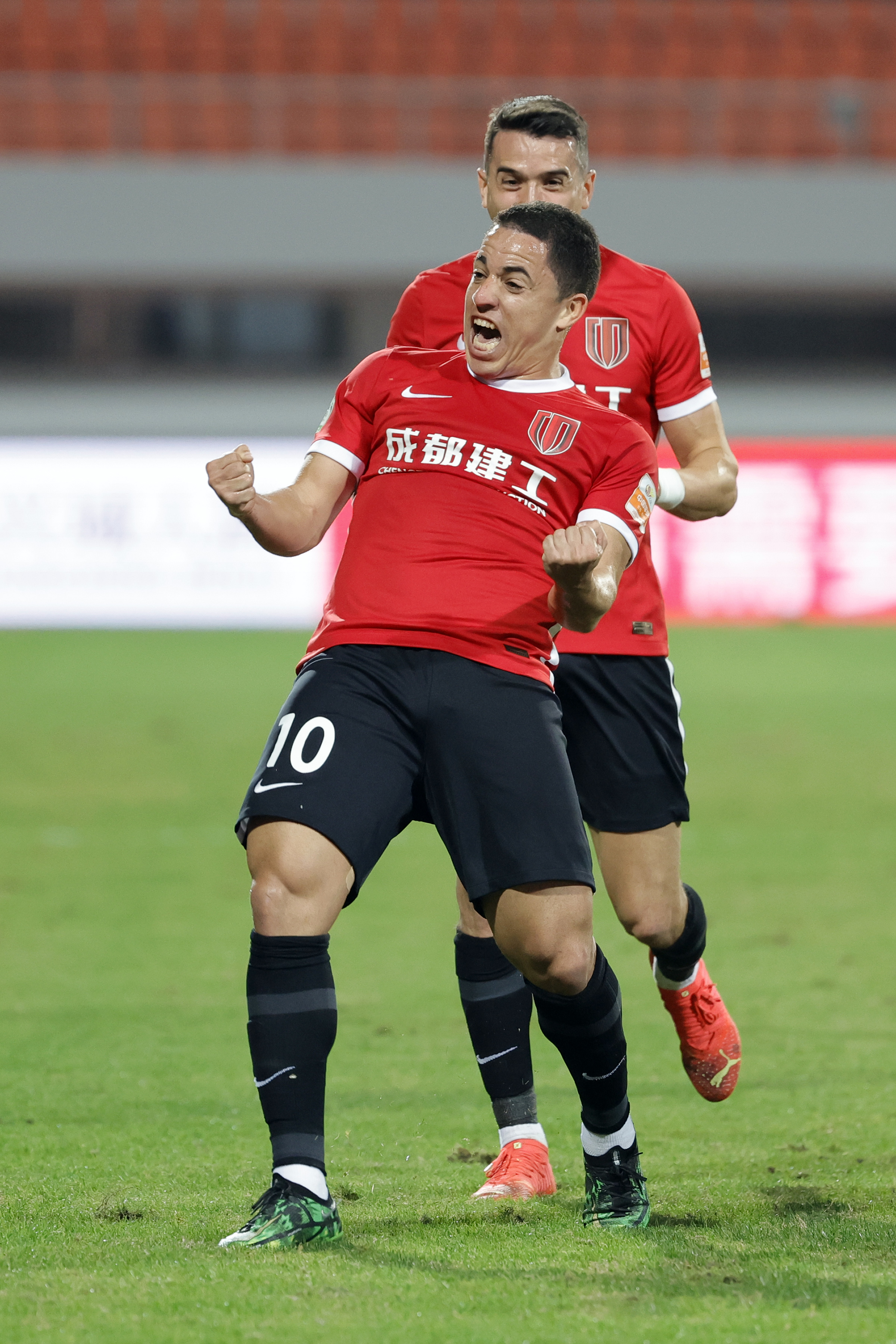 成都蓉城集结日复出首秀，志在德甲名次提升，球迷炸锅，身体对抗强度拉满 -ewc网站入口